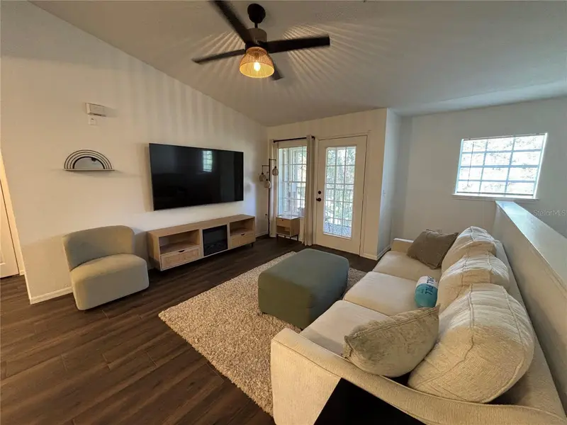8809 Manor Loop #202, FL