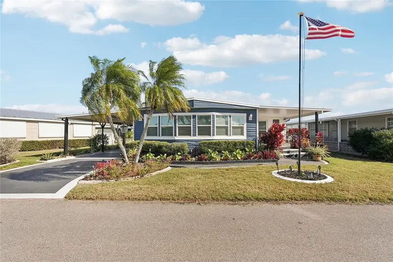 113 Castle Dr, FL