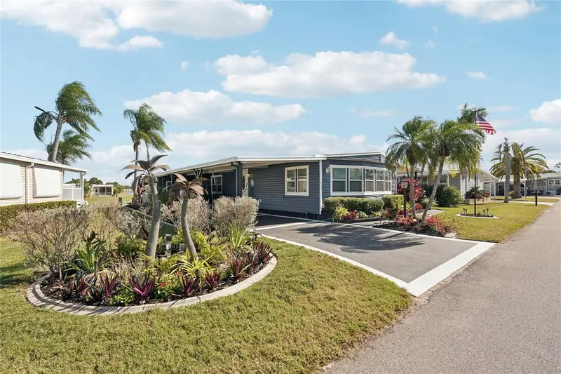 113 Castle Dr, FL