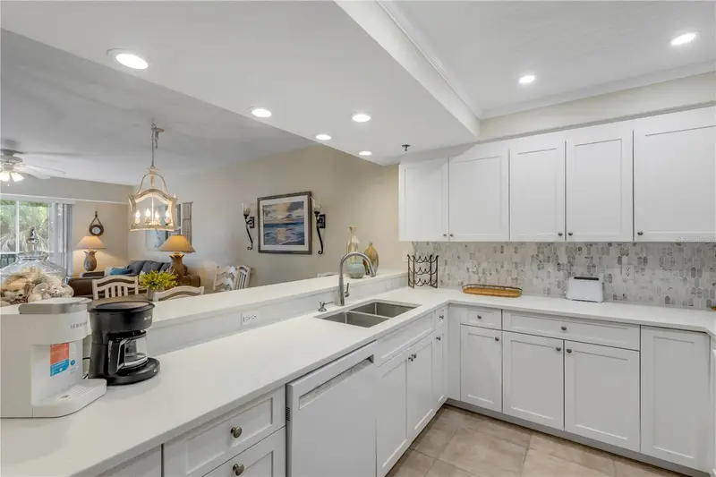 5300 S Atlantic Ave #16-205, FL