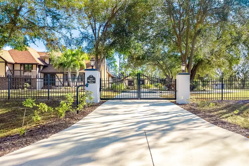 222 High Point Dr, FL