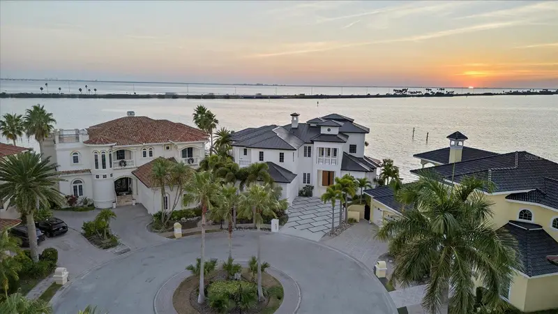 4102 Causeway Vista Dr, FL