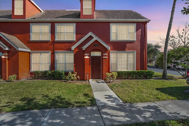 9628 Lake Chase Island Way, FL