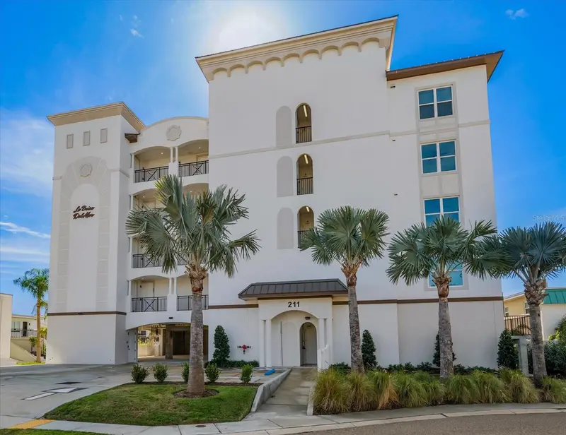 211 Dolphin Pt #301, FL
