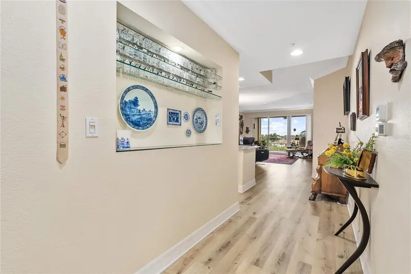 5100 Jessie Harbor Dr #403, FL