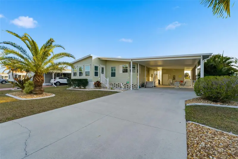 8443 Tanaka Dr, FL