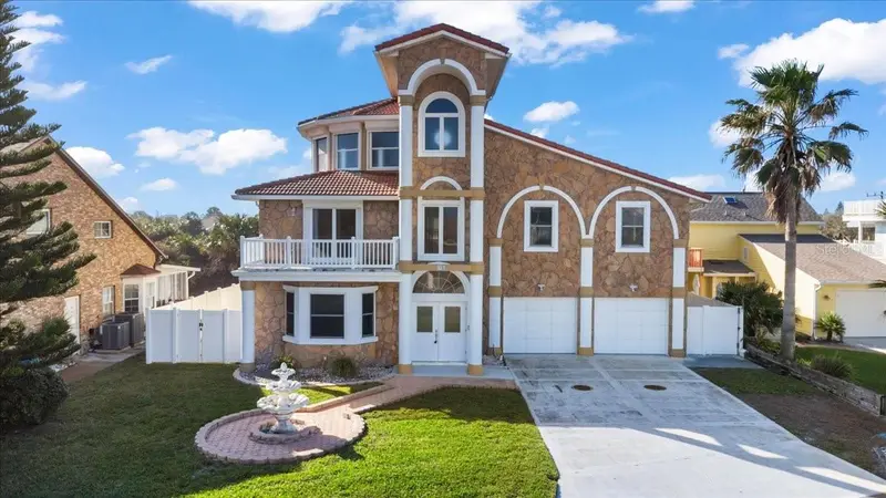 10 Capistrano Dr, FL