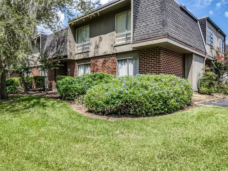 1700 Sw 16th Ct #J-4, FL