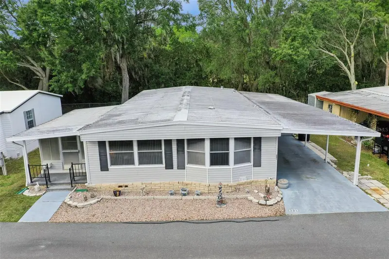 221 Pinewood Dr, FL