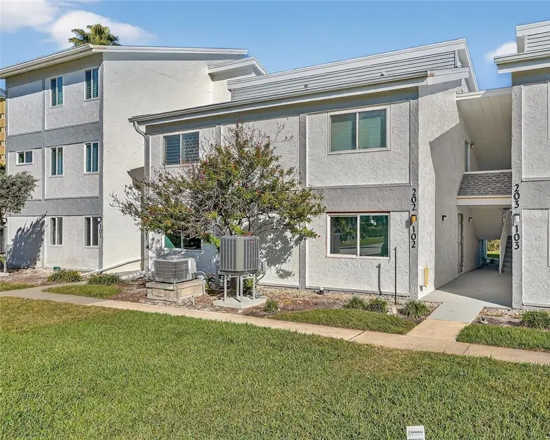 1401 Gulf Blvd #102, FL