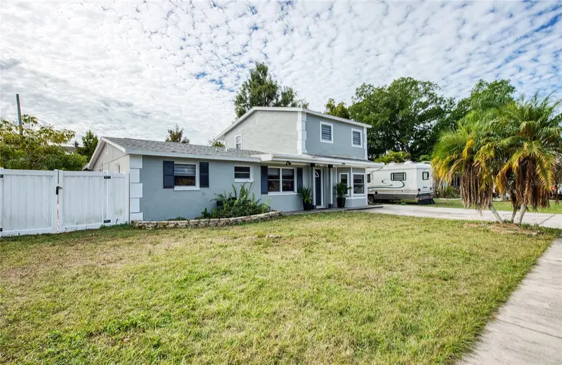 6724 77th Ave N, FL