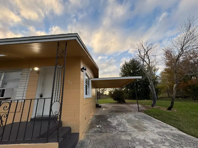 416 Sun Ct, FL