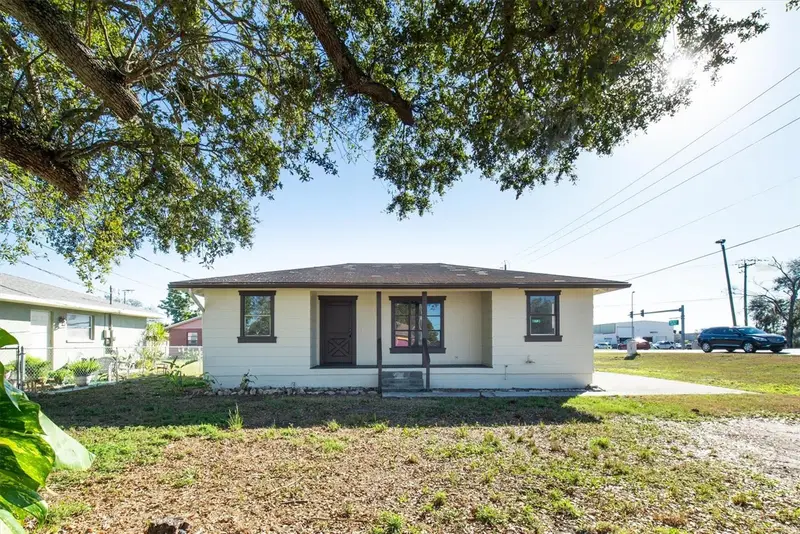1607 18th St E, FL