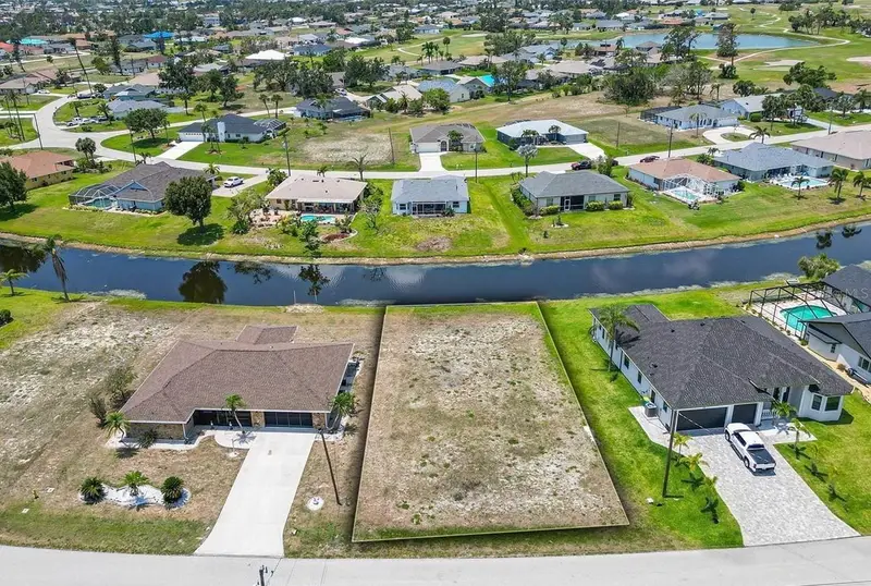 168 Mark Twain Ln, FL