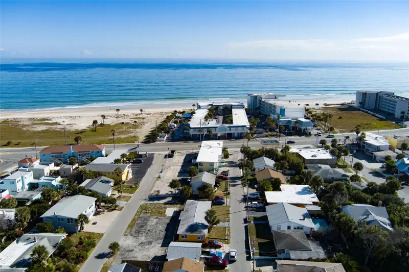 533 Eastwood Ln, FL