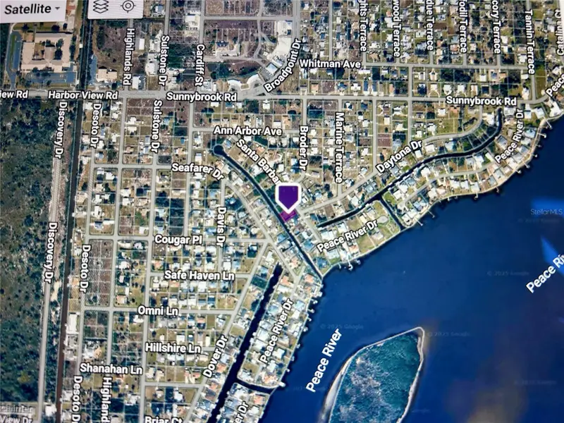 3285 Santa Barbara Dr, FL