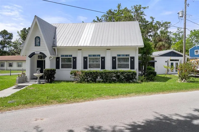 10990 W Seminole Pl, FL