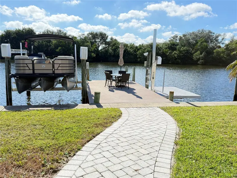 622 Mount Oak Ave Ne #733, FL