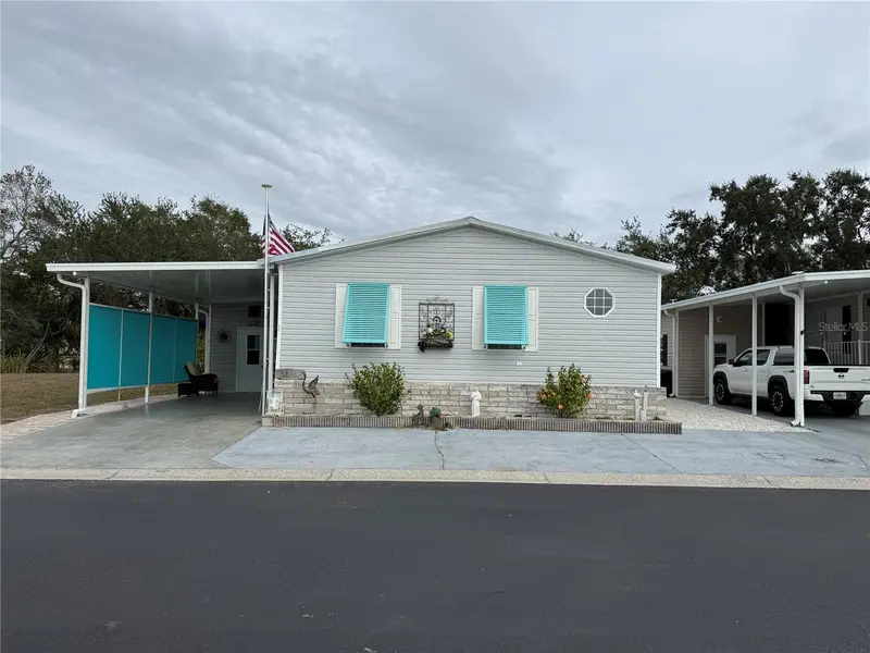 221 N Saint George Cir, FL