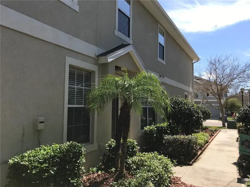 7542 Red Mill Cir, FL
