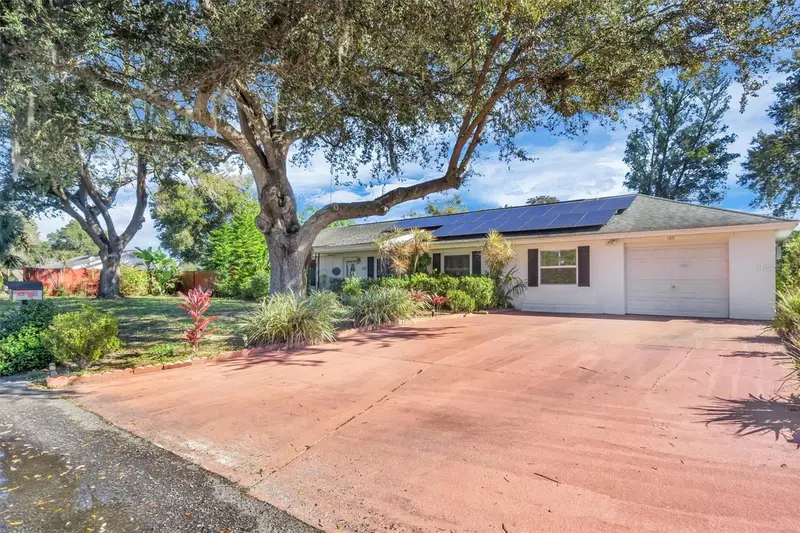 105 Owen Cir S, FL