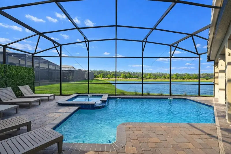 4221 Paragraph Dr, FL