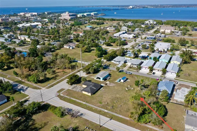 623 Fitzhugh Avenue, FL