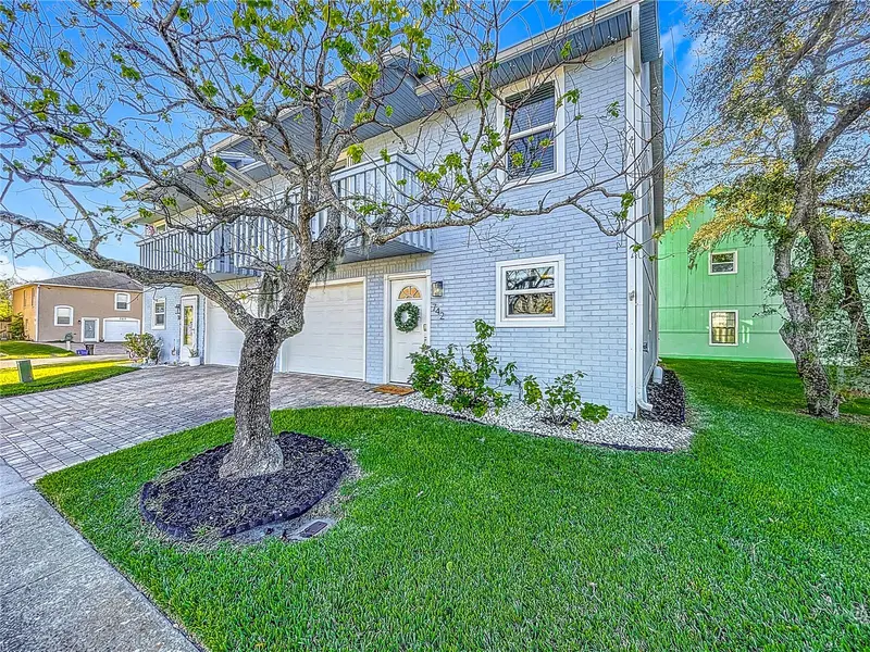 742 Laurel Bay Cir, FL