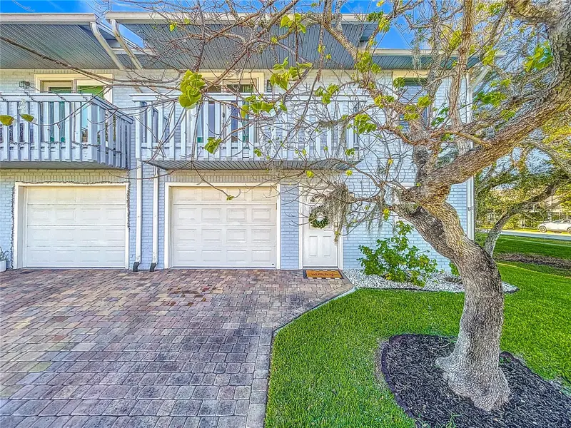 742 Laurel Bay Cir, FL