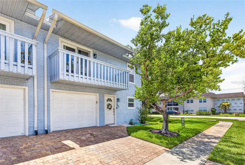 742 Laurel Bay Cir, FL