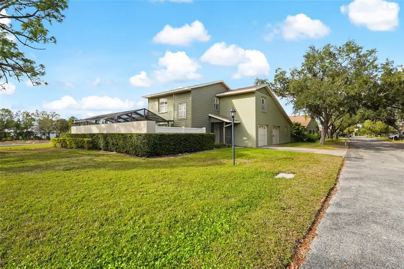 4096 Center Pointe Pl #20b, FL