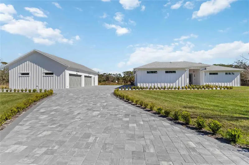 2154 Azure Rd, FL