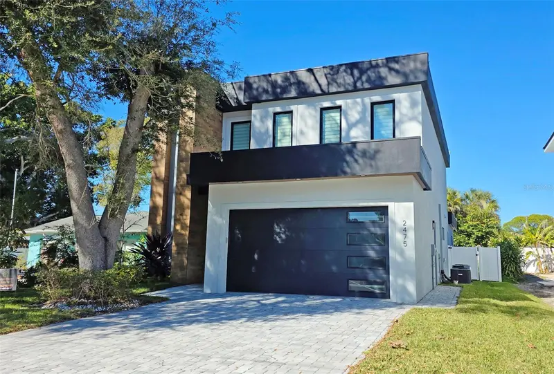 2475 Bay St, FL