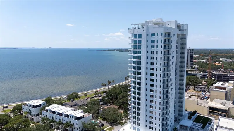 2910 W Barcelona St #1902, FL