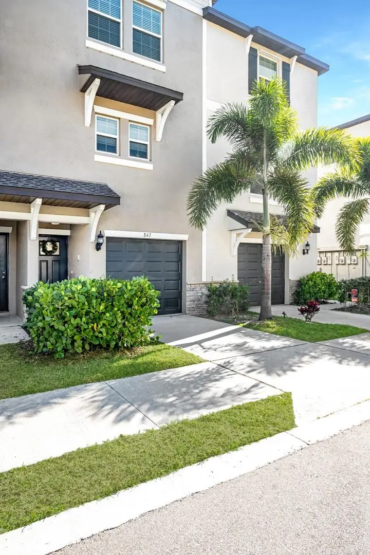 842 Tennyson Mill Cir, FL