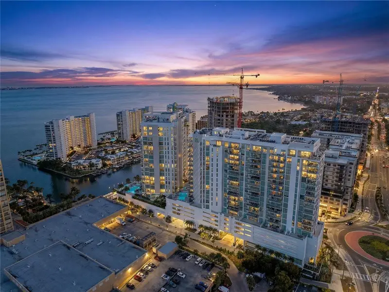 301 Quay Commons #1807, FL