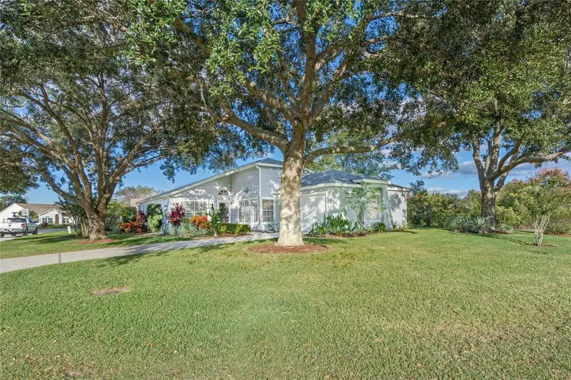 25300 Hibiscus St, FL