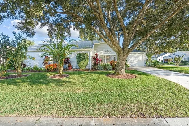 25300 Hibiscus St, FL