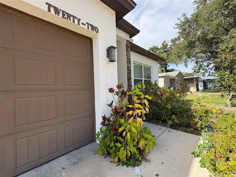 22 Deacon Jones Blvd, FL