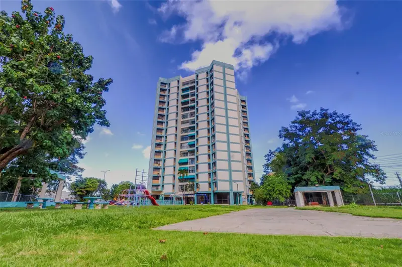 505 Condo. Torres De Carolina #505, PR