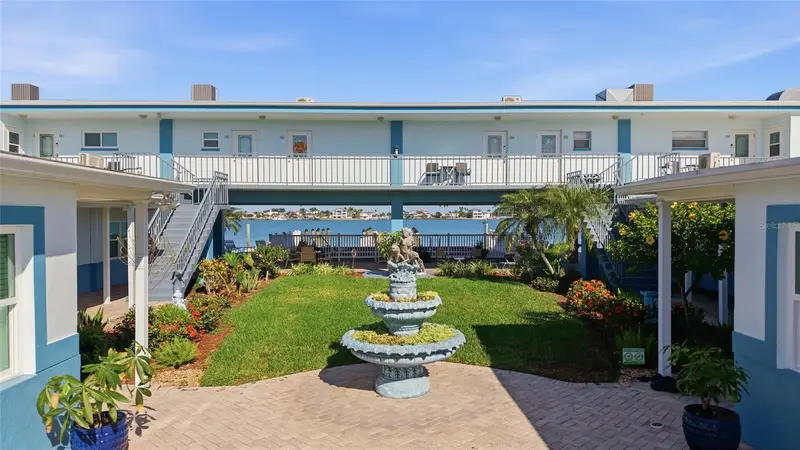 16 Paradise Ln #107, FL