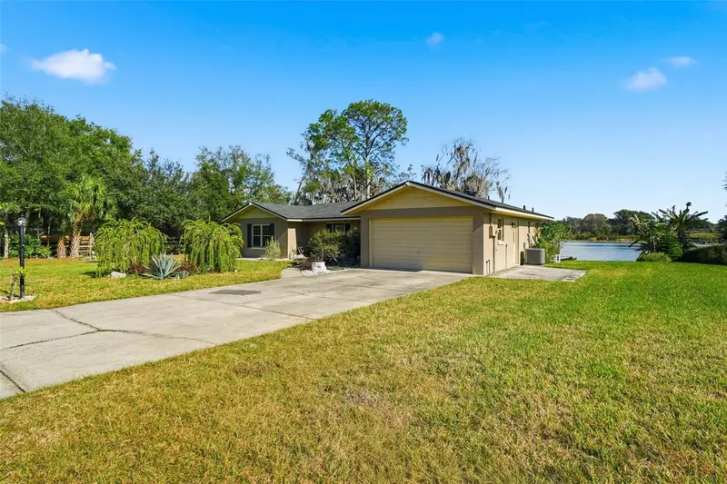 40700 Long Island Dr, FL