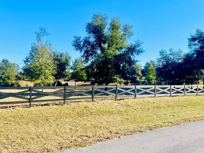 Hunters Trace Ln, FL