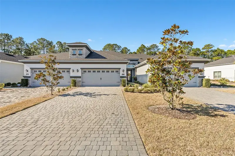 831 Pinewood Dr, FL