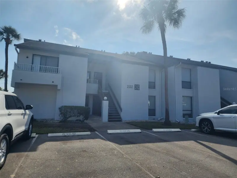 2132 Lakewood Club Dr S #8b, FL