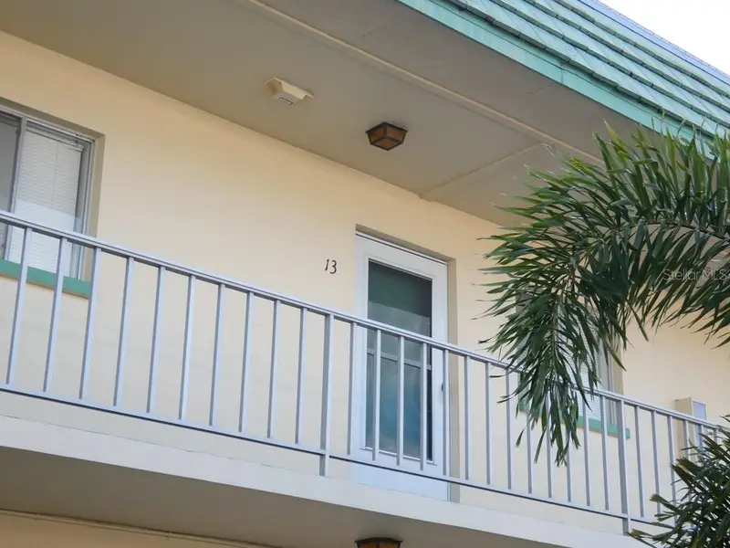 2001 Greenbriar Blvd #13, FL