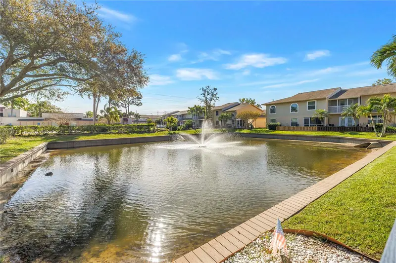 9049 Antigua Dr, FL