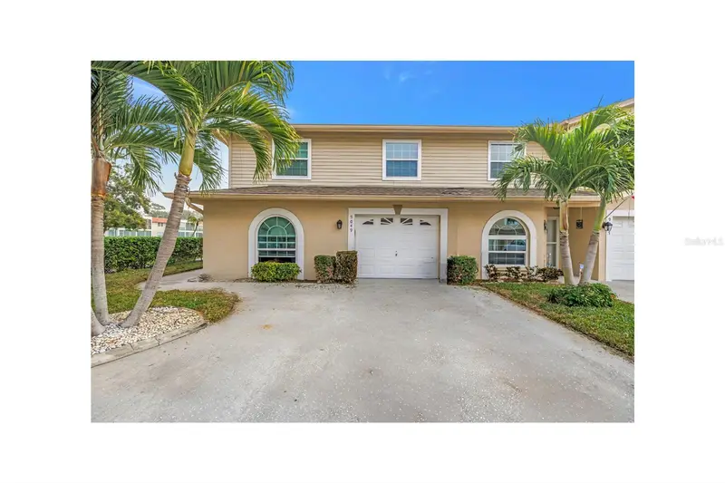 9049 Antigua Dr, FL