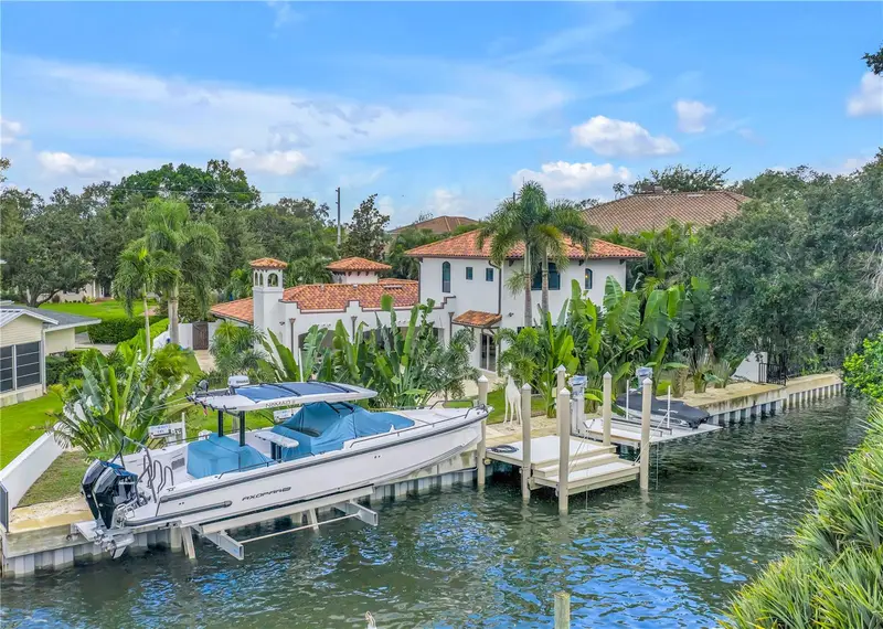 145 Bay Point Dr Ne, FL