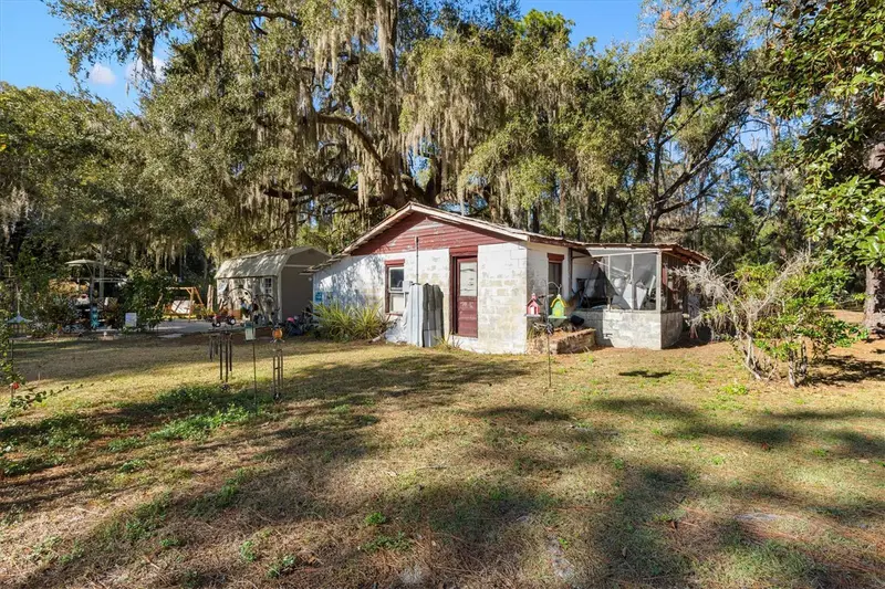 1582 S Us 301, FL